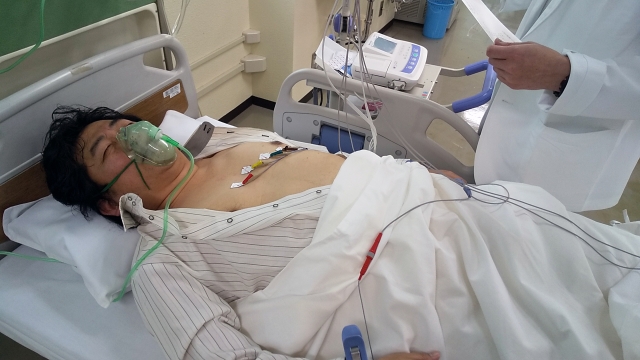  抽痰能不能交給外籍看護？法律怎麼說 