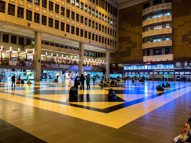 台北移工的假日地圖：一座城市的心臟，與遠方的呼吸